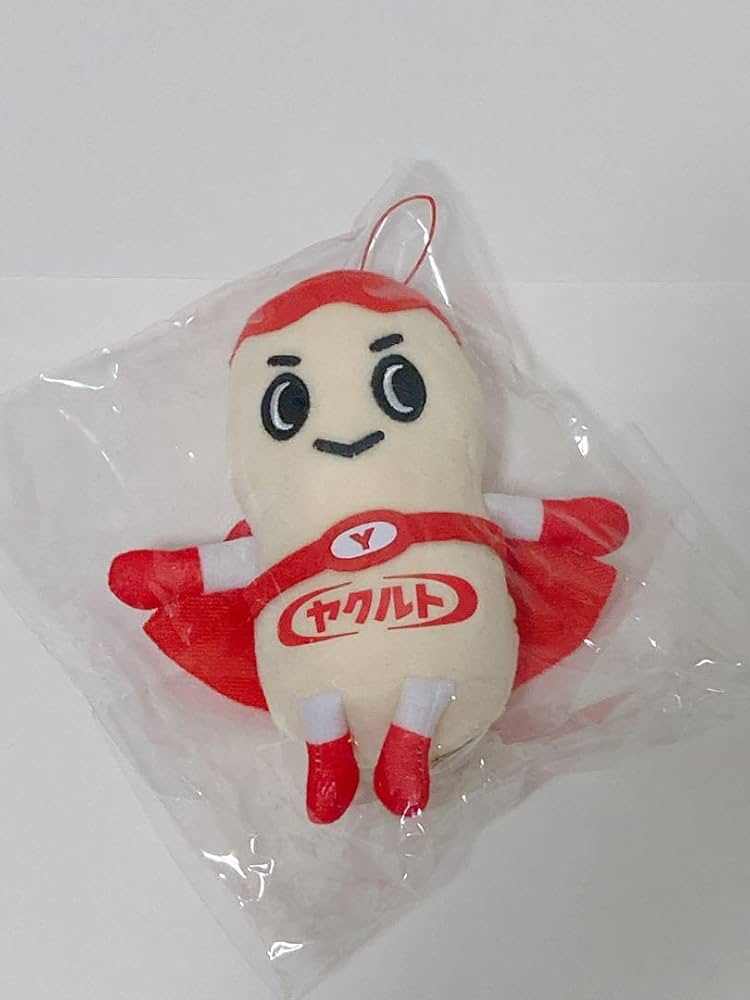 ヤクルトマン　ぬいぐるみ新品！４個セット Amazon.co.jp: ヤクルトマン ぬいぐるみキーホルダー : おもちゃ
