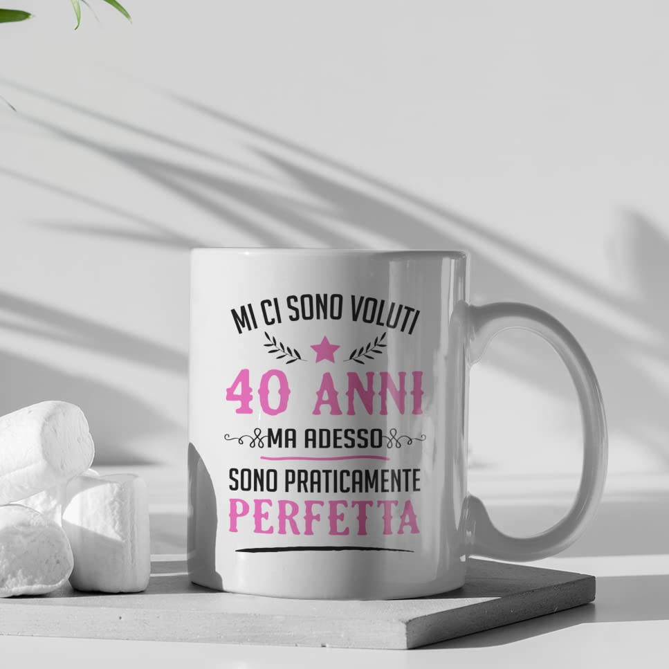 Veracco Tazza Da Caffè In Ceramica 310 Ml Con Scritta 'Forty The Ultimate Fourty Fabulous' - Bianca, Stampa Fronte/retro, Lavabile In Microonde E Lavastoviglie