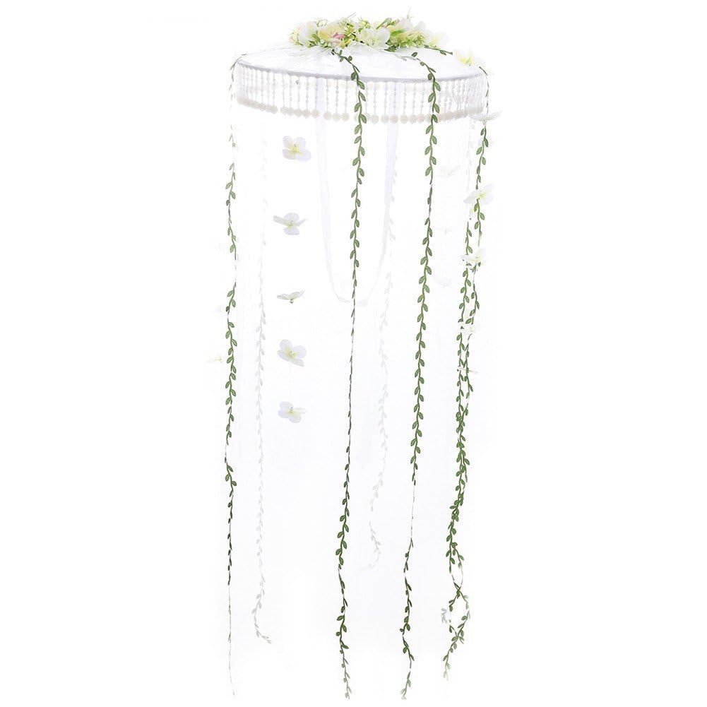 Chapeau à voile fleuri doté d'un rideau à pompons perlés traditionnels