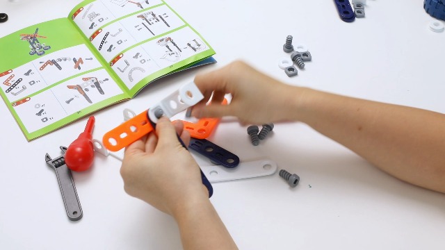 78pcs Construct IT Flexibles DIY Helicopter Toy W/ Tools STEM Build Kit