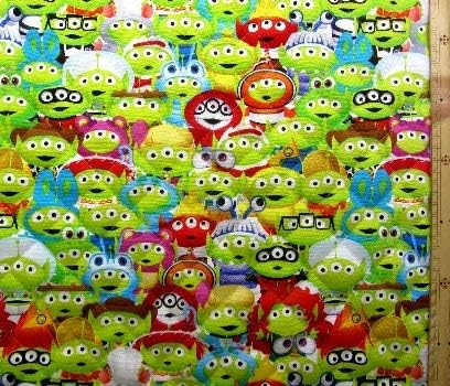 Amazon 40cm単位で販売 ｑ キャラクター キルティング 生地 トイストーリー エイリアン カラフル 柄番号４０ ディズニー クラフトシリーズ ディズニー キルト キルト生地 手芸 生地 キャラクター 布 ピロル 布 生地 通販