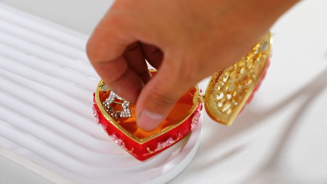 Amazon.com: YU FENG Vintage Heart Trinket Box Small Hinged