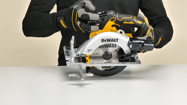 DEWALT DCS391 18V 20V LI-ION CORDLESS MAX* SLIDE TYPE 6-1/2" CIRCULAR - Foto 7