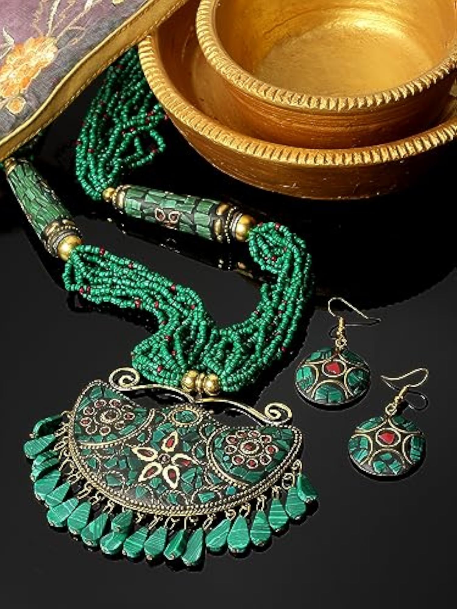 Stylish Tibetan Pendant Necklace Set