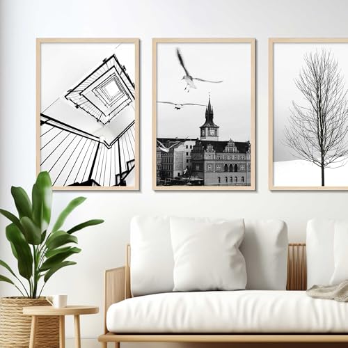 Image of LaVie Home 18x24 Picture Frame for Wall Display, 18x24 Oak Picture Frame with HD Plexiglas, 18 x 24 Poster Frame 1 Pack, Display Frame for Vertical or Horizontal, Classic Collection
