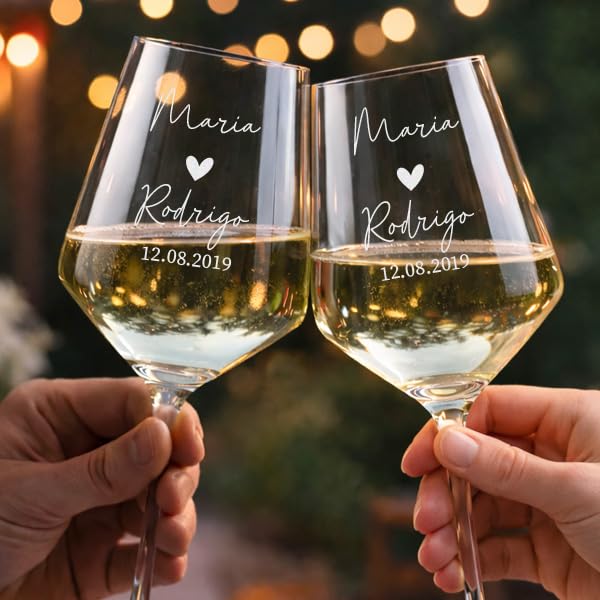 Transparent Gift Pack de 2 Copas con Corazón, Fecha y Nombres personalizados. Copas de Cristal Grabadas. Copas para Boda, Novios, Aniversario. Regalo Personalizado Para Parejas, San Valentin. — view 4
