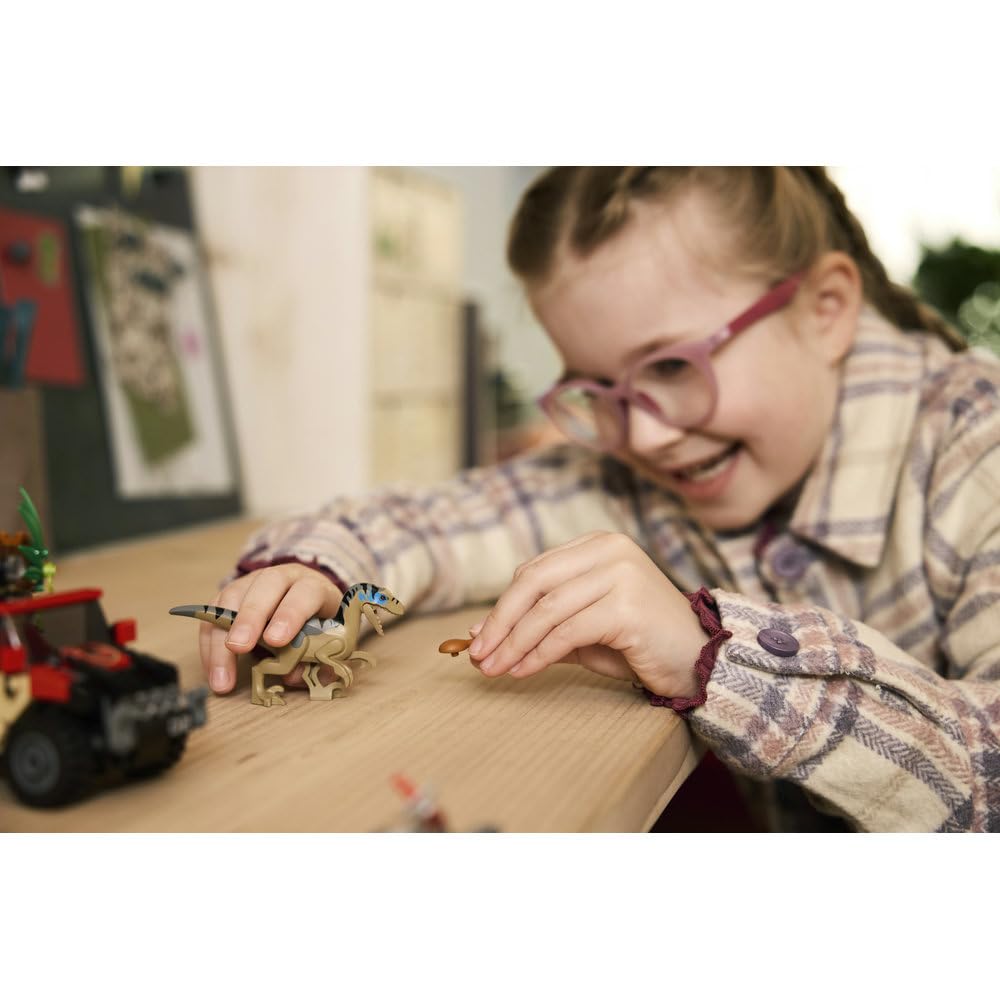LEGO Jurassic World Ucieczka terenówką przed raptorem, zabawka dla dziecka, dla chłopca i dziewczynki, figurka welociraptora, pomysł na prezent dla miłośników dinozaurów w wieku od 6 lat 76972