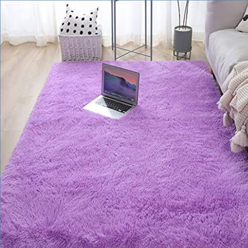 Tapis décoratif pourpre 110 x 300 cm idéal devant un canapé de salon