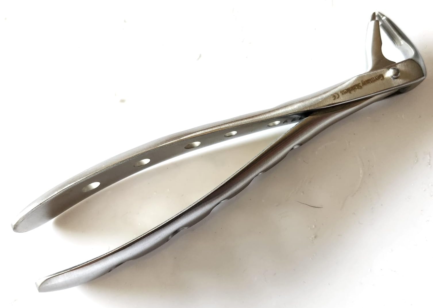 MedTool Dental Tooth Extracting Forceps Lower Anterior with Serrated Jaw, Silver