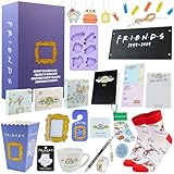 Get Trend Friends Calendrier de l'Avent 2025 Femme, Chaussettes Papeterie Porte clés et Accessoires, Compte à Rebours de Noël, Idea Cadeau pour Adultes