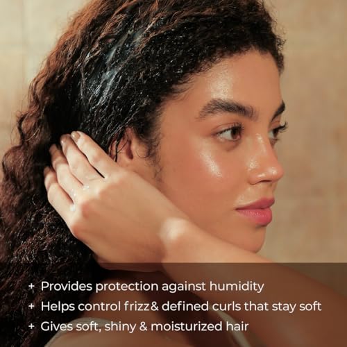 Image of Naturali Curl Defining Creme with Aloe Vera, Banana & Oat Flour | Controls Frizz & Defines Soft Curls | Protects Against Humidity | Sulphate & Paraben Free| Leave-In for Wavy & Curly Hair | 100ml