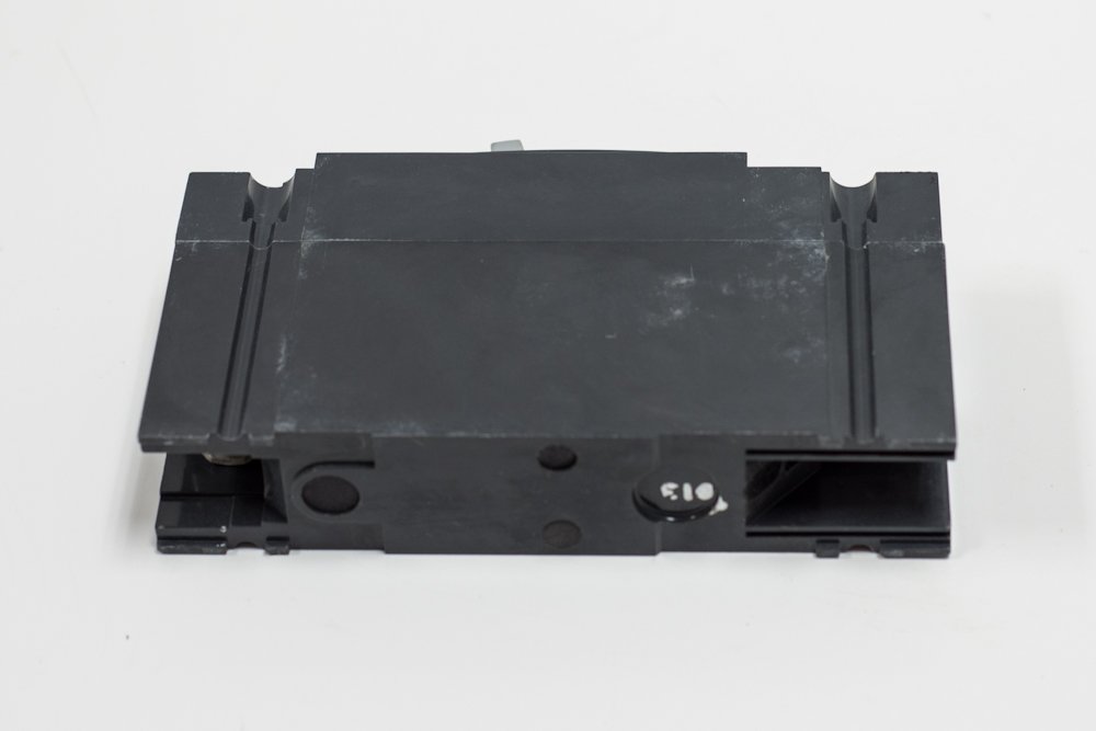 TEB111020 - GE Circuit Breakers