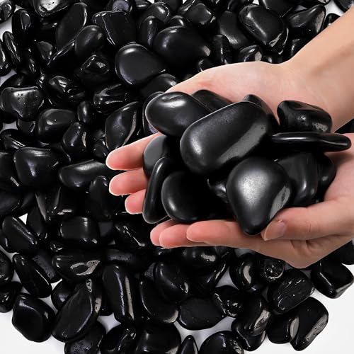 Roche de rivière noire galets pour plantes contre évaporation