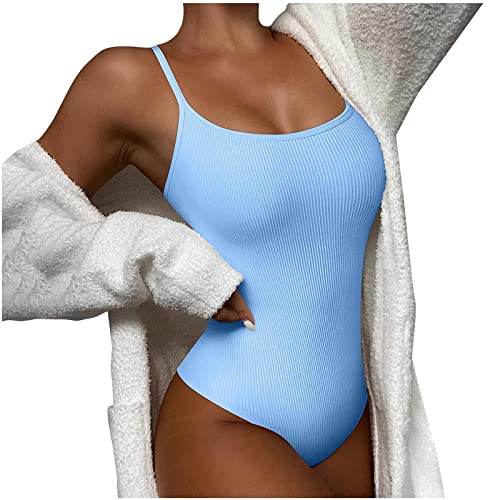 Combinaison grande taille à rayures pour femme au style élégant et fluide