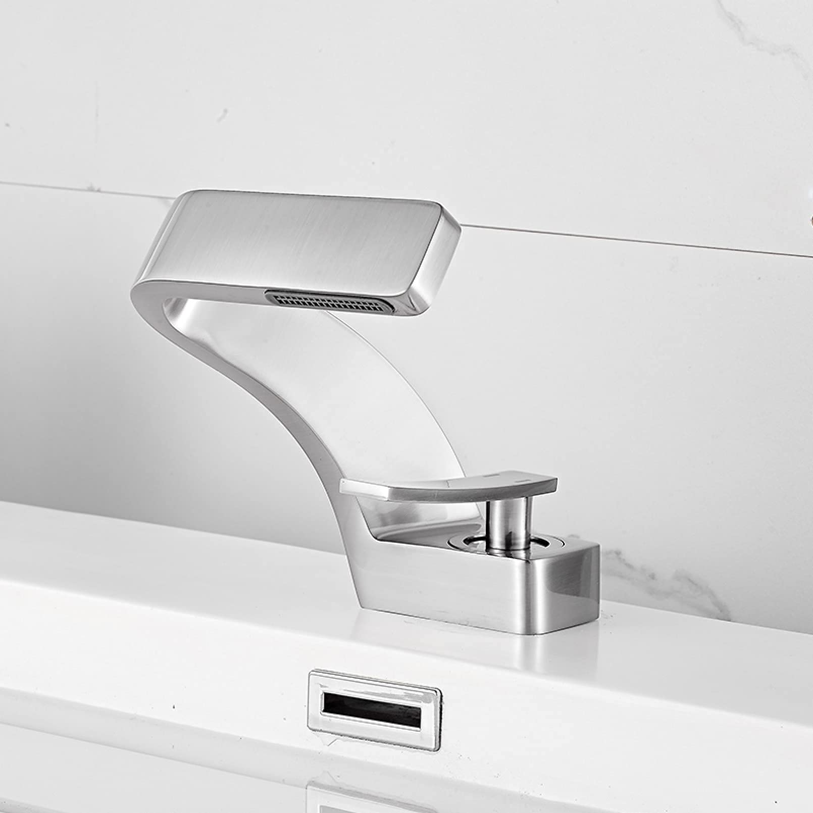 Faucet grifo dorado monomando para lavabo de baño de diseño moderno 2