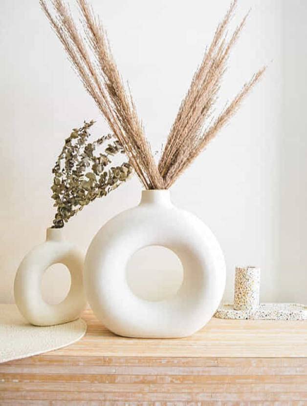Buy Earthen Factory 6.5*6 White Donut Vase 2 Bunny Tails Grass