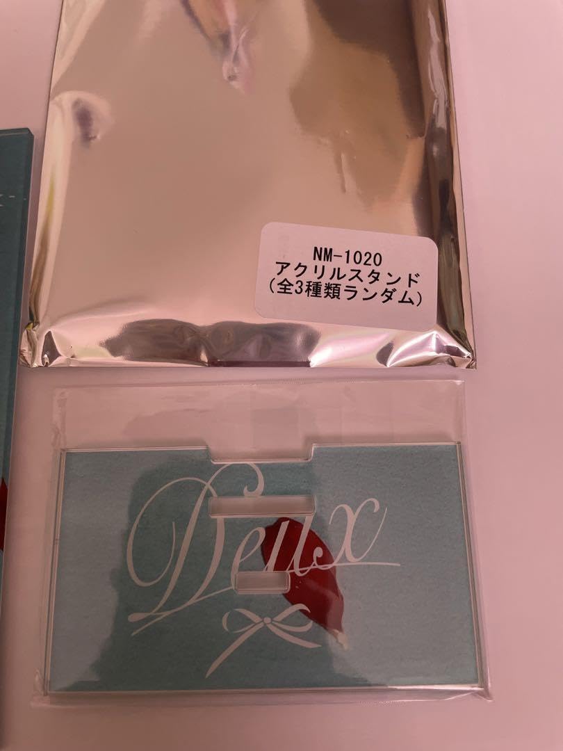 Amazon.co.jp: 中山美穂 ランダムアクリルスタンド 赤ドレス ツアー