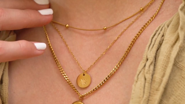Collier Réglable 3 Rangs Couleur Or - Style Élégant & Discret - Occasion Impeccable
