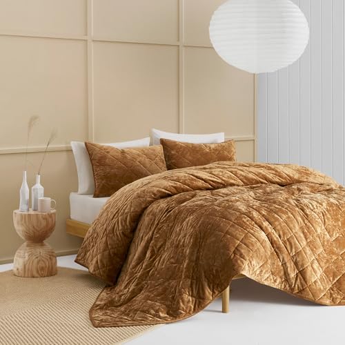 Image of Wonderful Luxury Velvet Caramel Quilt Set King, Diamond Stitch Pattern Bedding,Lightweight Ultra-Soft Skin-Friendly,All-Season,Versatile as Comforter /Bedspread for Adults Teens Kids Bedroom,106 inchx94 inch