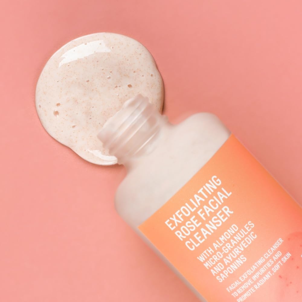 Freshly Cosmetics Limpiador exfoliante, limpia y exfolia el rostro con partículas físicas de cáscara de almendra y saponinas vegetales Exfoliating Rose Facial Cleanser, 100ml