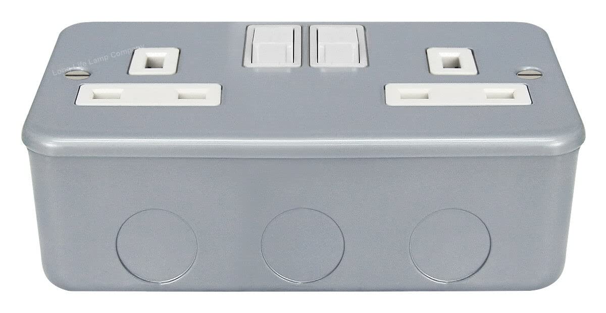 Metal Clad INDUSTRIAL SOCKET 13 Amp Double 3 Pin UK Wall Plug Switched Socket - Grey - Image 4