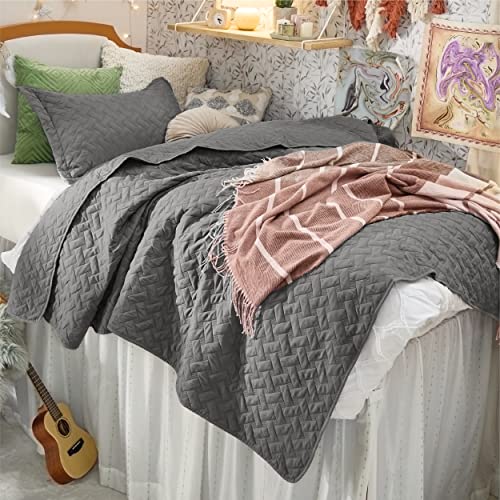 Image of Bedsure Quilts Twin Size - Lightweight Bedspreads Twin Size with Basket Weave Pattern, Soft Quilt Bedding Set, Grey Comforter Set Coverlet for All Seasons with 1 Pillow Sham (68 inch x 86 inch)