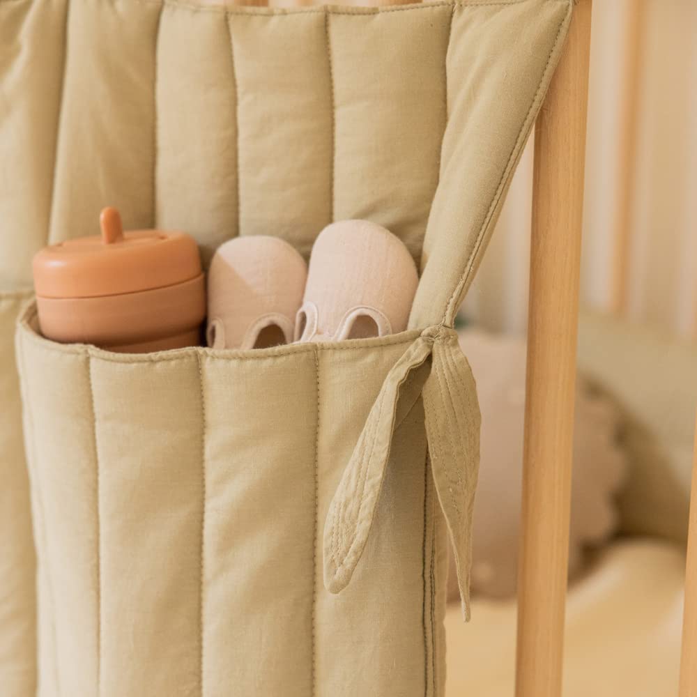 Lorena Canals Bolsillo colgante para cuna para bebé. Organizador, soporte para cuna de bebé, organización de guardería, hecho a mano, algodón natural, tamaño: 1' 4 x 1' 8"
