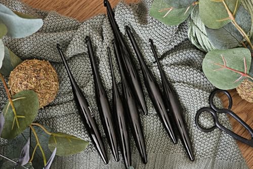 Image of Furls Crochet Hook, Onyx Streamline Metal Polished & Matte Finish, Ergonomic Handle Crochet Hooks 7 inch (Onyx - Polished, G - 4.00mm)