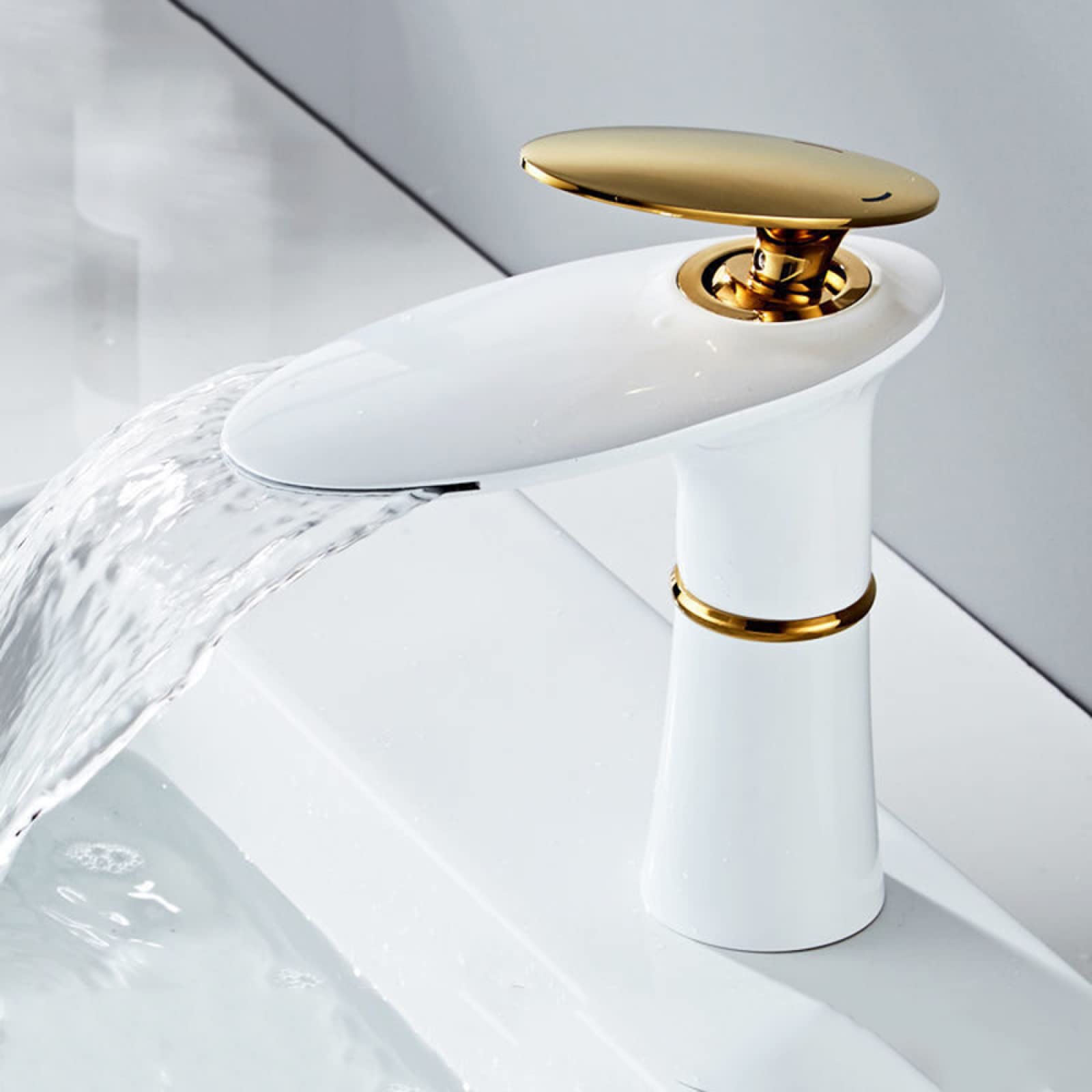 Robinet cascade pour lavabo de salle de bain noir et platine mitigeur en laiton design moderne