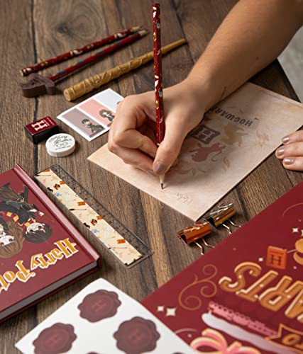 Harry Potter Schreibwaren Set, Hogwarts Schreibset, Enthält Notizbuch, Umschläge, Papier, Aufkleber, Zauberstab-Stift, Clips, Radiergummi, Anspitzer, Schachtel, Harry-Potter Geschenke für Jugendliche