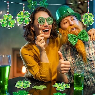 WinnerWhy 36 Sets St. Patrick's Day Shamrock Suncatchers Ornaments Decorations DIY Window Paint Suncatchers Craft Kits Lucky Shamrock Sun Catcher Gifts for Home Party Supplies Arts and Crafts Project