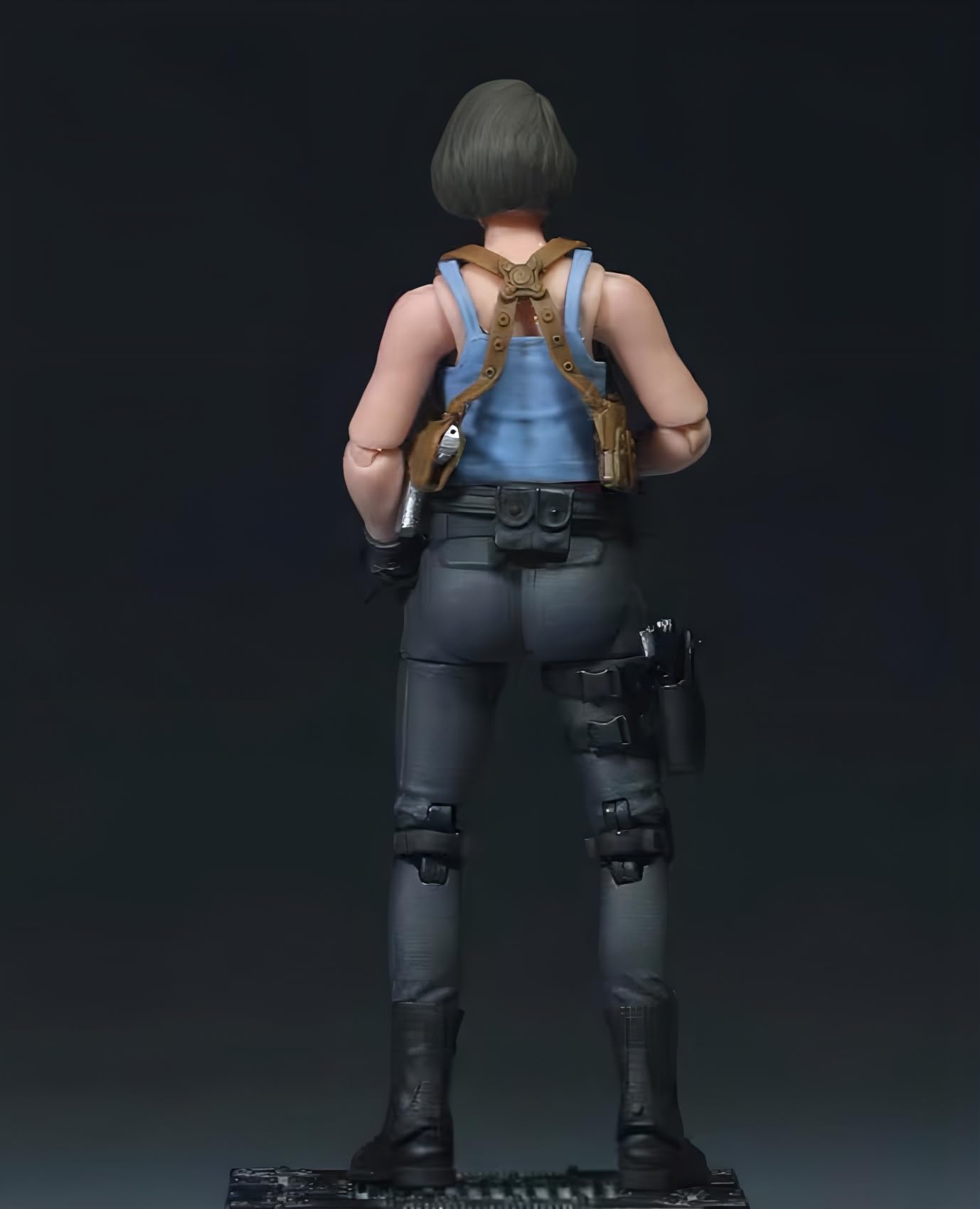 Amazon.co.jp: 1/18 フィギュア biohazard ジル・バレンタイン 関節