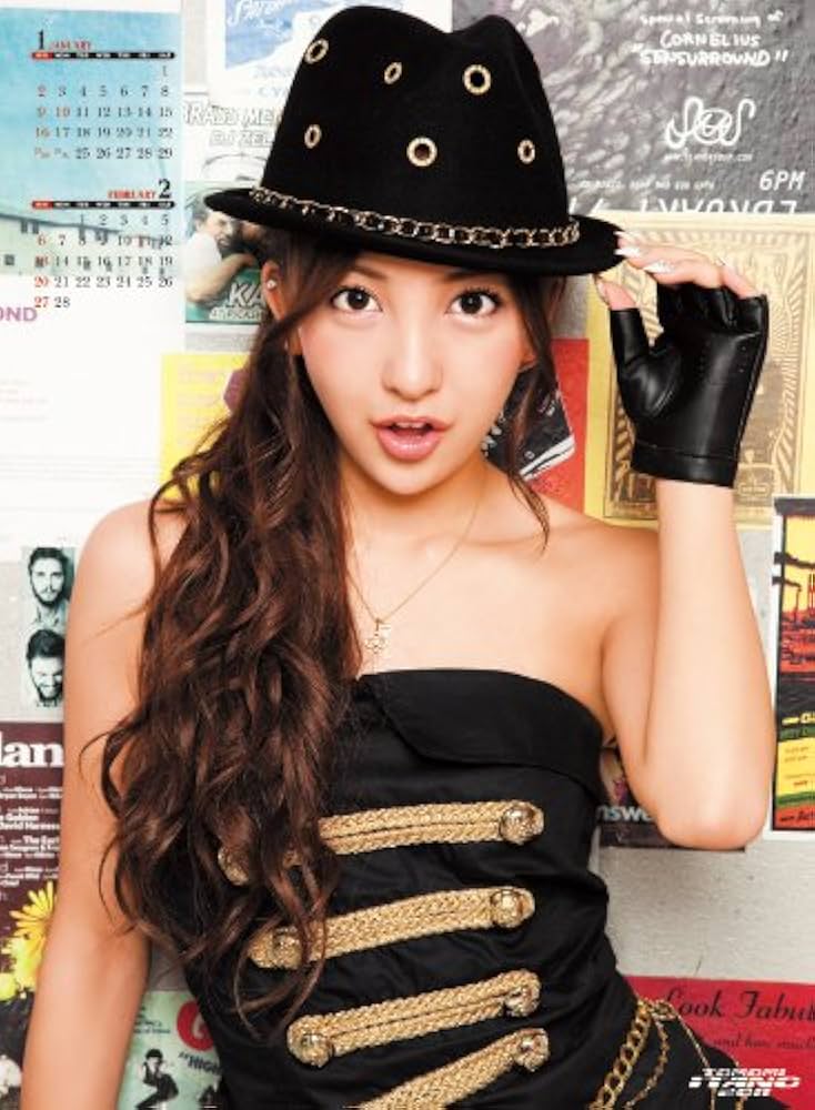 Amazon.co.jp: 板野友美(AKB48) 2011年 カレンダー : ,: 文房具