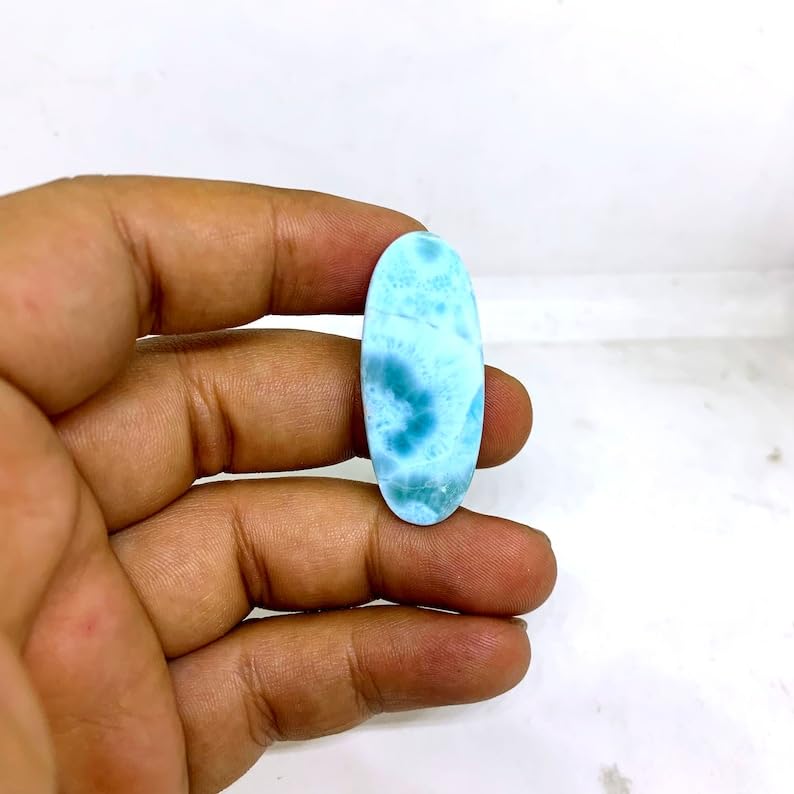 Larimar cabochon ovale pour concevoir un pendentif ou collier artisanal unique
