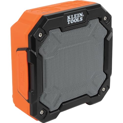 Klein Tools AEPJS3 Bluetooth Baustellenlautsprecher mit Magnet und Haken, 20 Stunden Spielzeit, Aufladen von Geräten über USB A oder C Ports, Gänseblümchen-Kette für Pairing, Freisprecheinrichtung