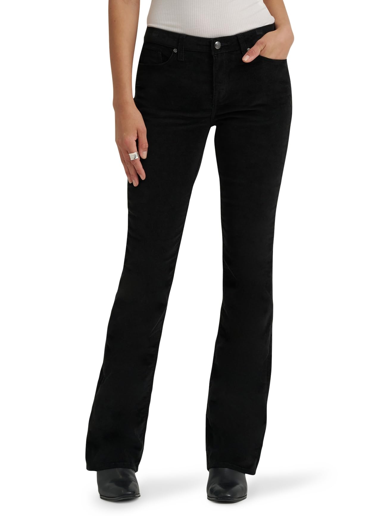 Lee Women’s Legendary Mid Rise Bootcut Jean, Unionall Black Cord, 10 Short