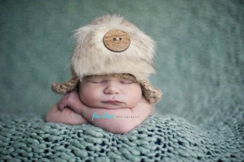 little aviator hat (English Edition)