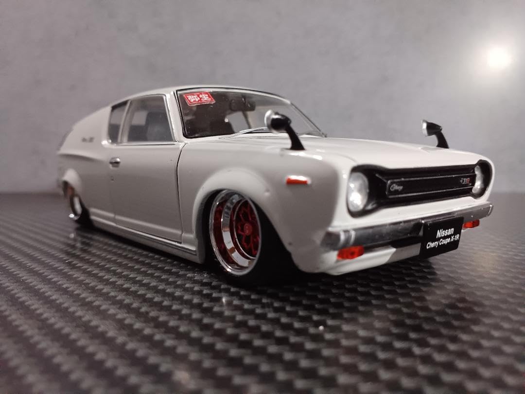 Amazon.co.jp: Hachette 1 24 チェリー クーペ X-1Rカスタム改 : おもちゃ