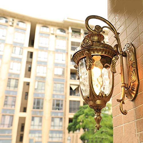 Lampe murale extérieure verre style victorien pour éclairer une entrée de maison