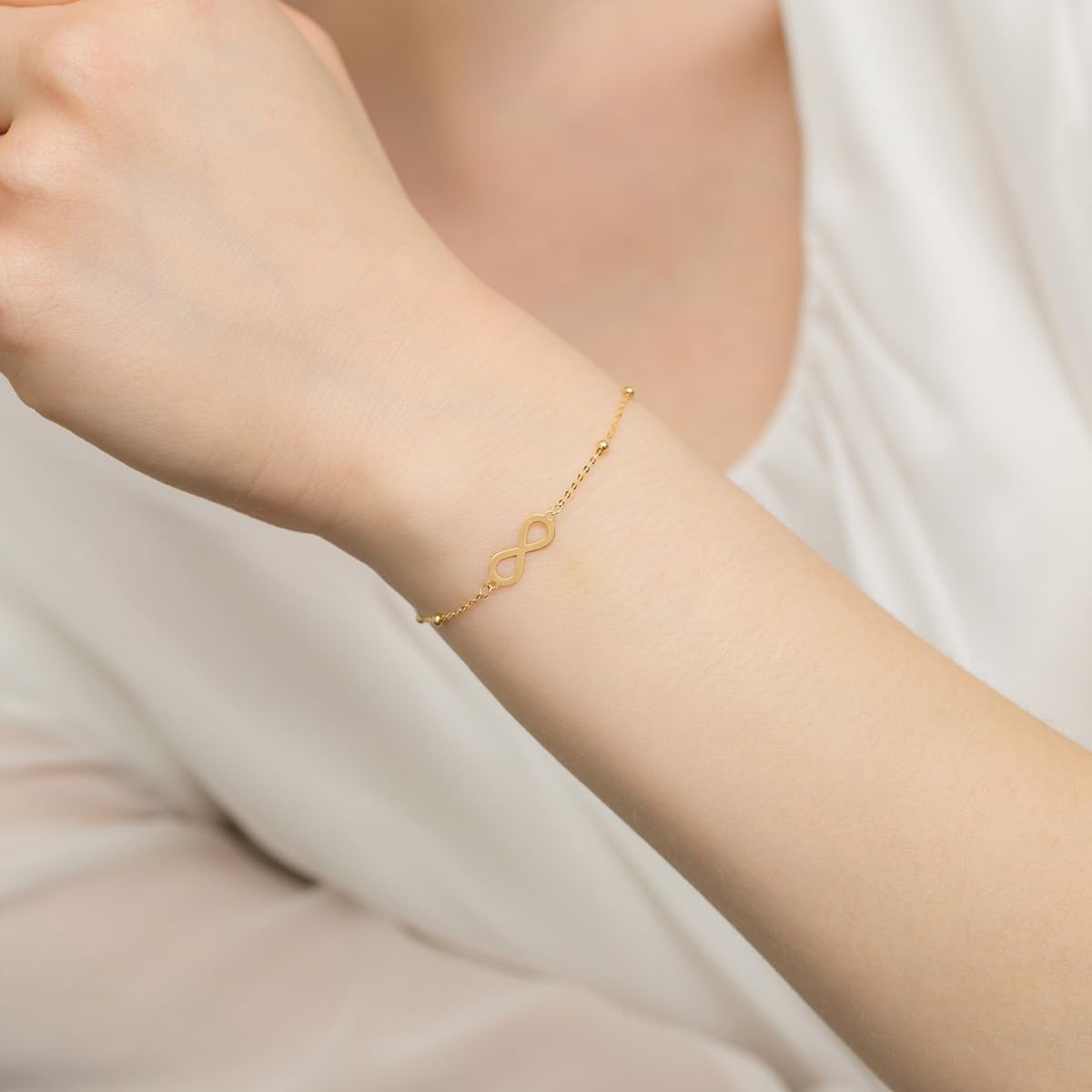 MARKO Armband Damen 333 Gold Unendlichkeit mit Kugeln - Echtgold Armband 8 Karat - Goldarmband Damen verstellbar 16-19 cm - Symbol Schmuck Geschenk für Frauen