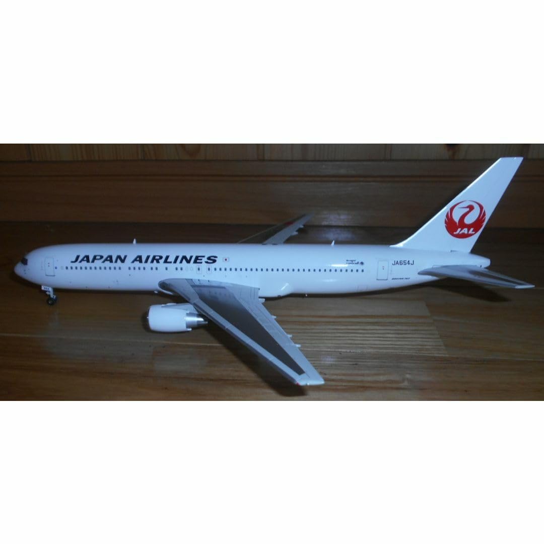 Amazon.co.jp: JCWings 1/200 JAL B767-346ER JA654J : おもちゃ 