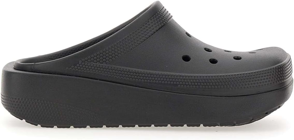 クラシックなブラントトゥスリッパ。