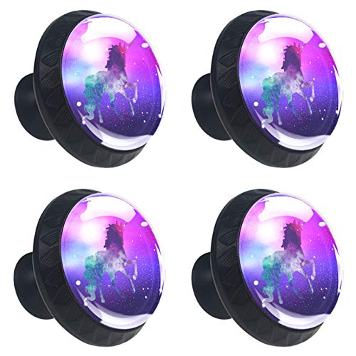 Boutons de meuble licorne en verre pour rénover une commode usée