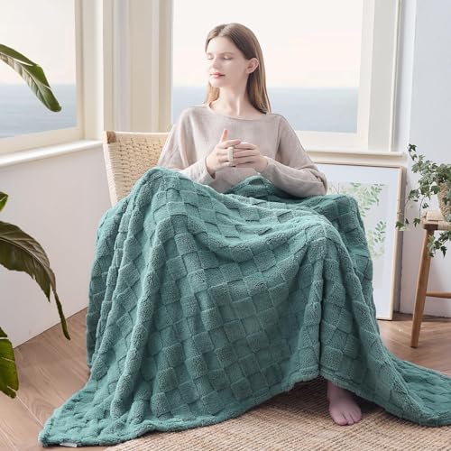 NEWCOSPLAY Super Soft Throw Blanket Light Teal Premium Silky Flannel Fleece 3D Checkered Lightweight Bed Blanket All Season Use (Light Teal Checkered, Throw(50"x70"))