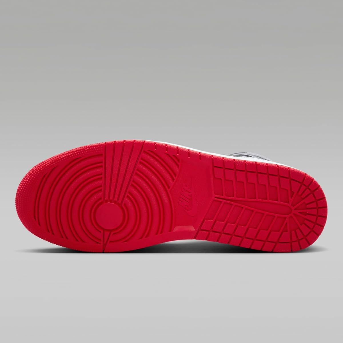 ナイキ] エア ジョーダン 1 MID [AIR JORDAN 1 MID] ブラック 