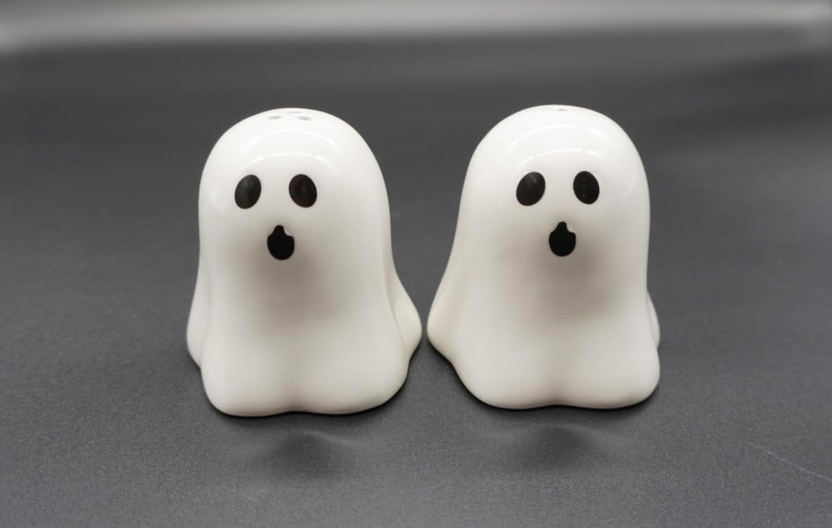 RUSTIX Halloween Ghost Salt and Pepper Shakers Set – Cute Ceramic Kitchen Décor for Spooky Season, Fun Novelty Holiday Hostess Gift, Unique Ghost-Themed Kitchen Accessories, Halloween Table Decoration