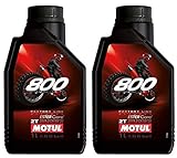 Motul 800 2T Factory Line Off Road es un lubricante totalmente sintético basado en la tecnología de doble éster, especialmente diseñado para todos los motores de 2 tiempos premezcla fuera de carretera que funcionan a altas revoluciones y bajo alta carga. Este aceite también se puede utilizar en embarcaciones acuáticas y ultra luces 2T motores premezcla.