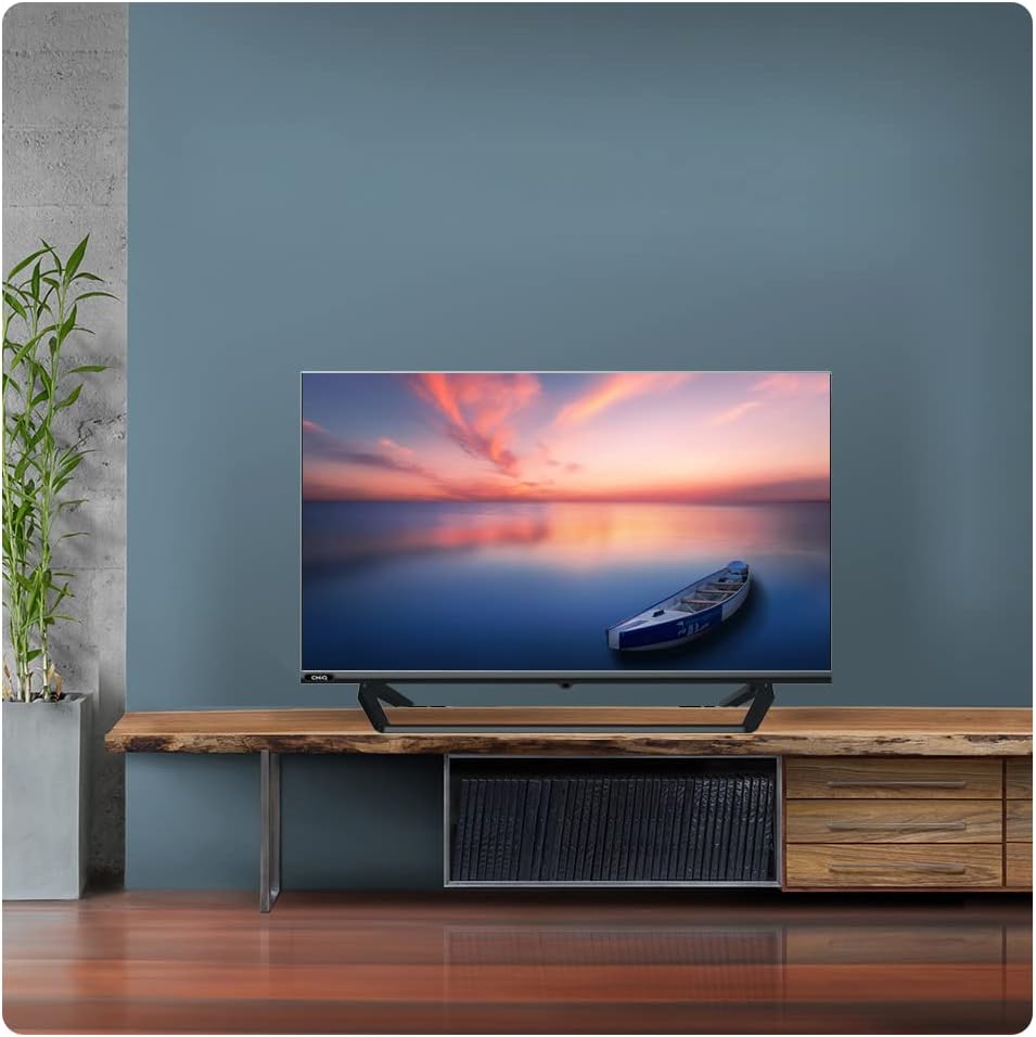 Split image showing HDR10 vs. Non-HDR picture quality