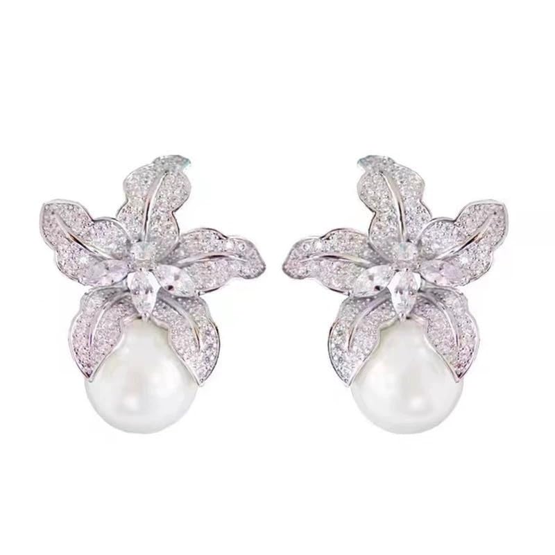 Full of Diamond Lily Earrings Temperament Flower Pearl Earrings Pearl Flower Studs Earrings for Women, 925 Sterling Silver Exaggerated Statement Earrings Jewelry for Party Prom2
