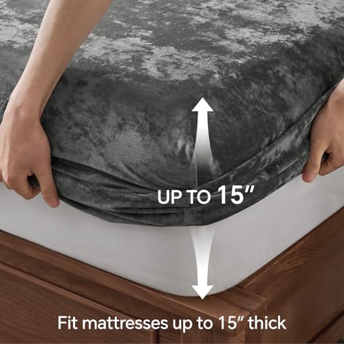 BEDELITE Velvet Fitted Sheet and Pillowcases Set, Luxury Soft Fuzzy Bottom Sheet with Reinforced Elastic Corner Straps, Deep Pocket up to 15 Inch, 1 Fitted Sheet and 2 Pillowcases (King, Grey)
